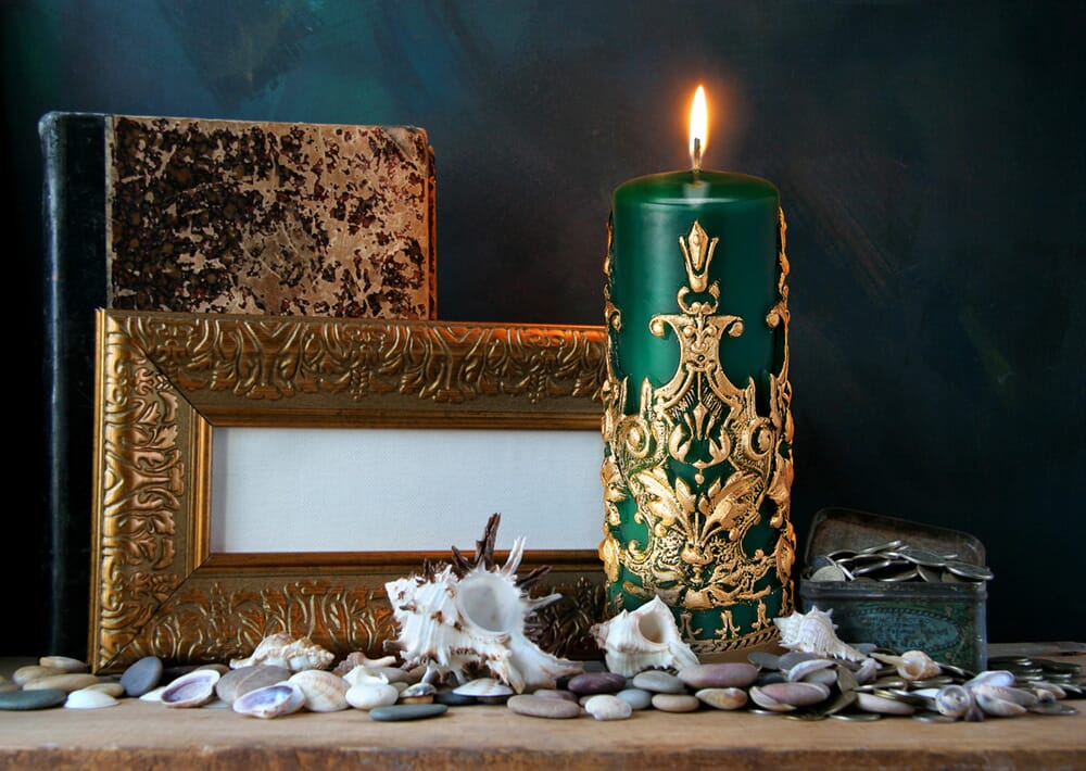 EMERALD GREEN WITH GOLD DUST PILLAR CANDLE