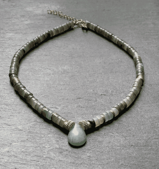 LABRADORITE AND AVENTURINE CHOKER NECKLACE